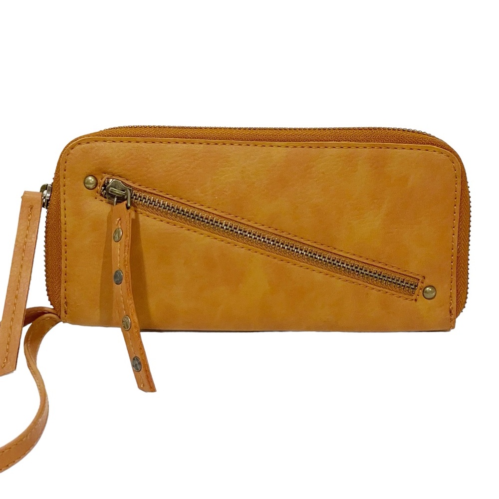 Free People Vegan Brown Distressed Wristlet Wallet Clutch All Around Zip Closure